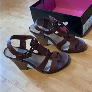 EUC heeled sandal